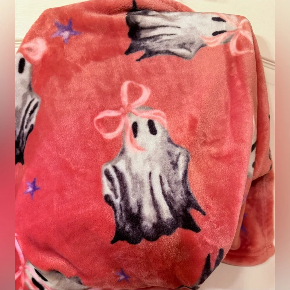 PINK BOW GIRL GHOST HALLOWEEN Throw Blanket